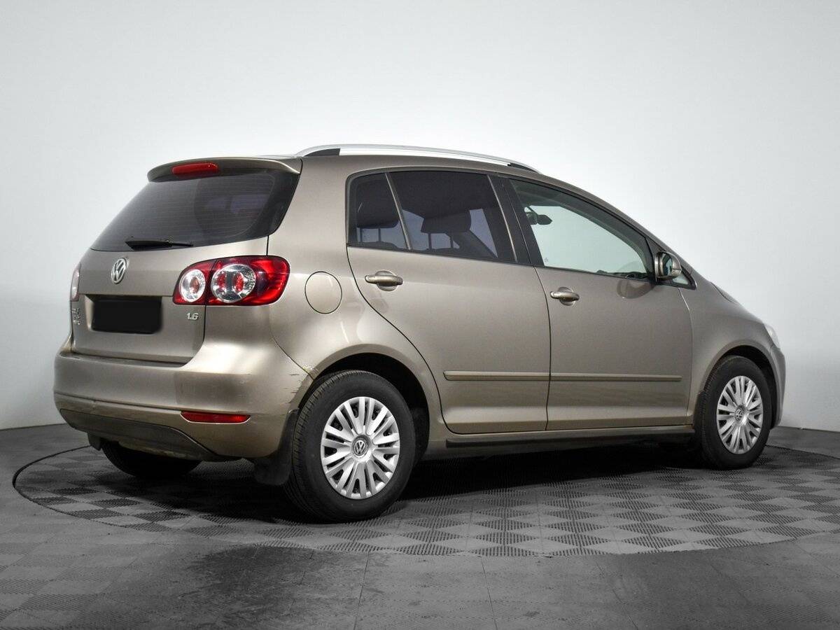 Volkswagen Golf Plus с пробегом — 2012 год. Фото: #4