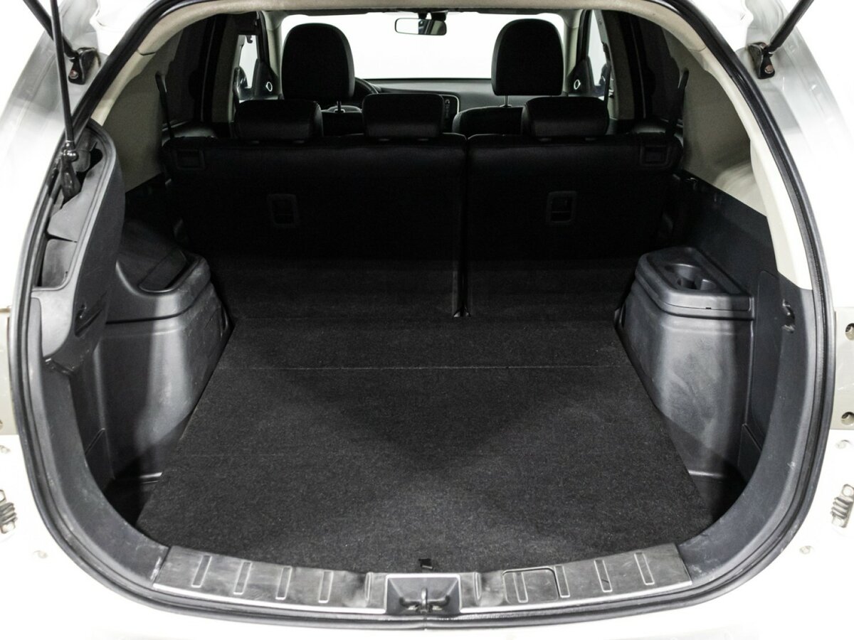 Mitsubishi Outlander с пробегом — 2014 год. Фото: #13