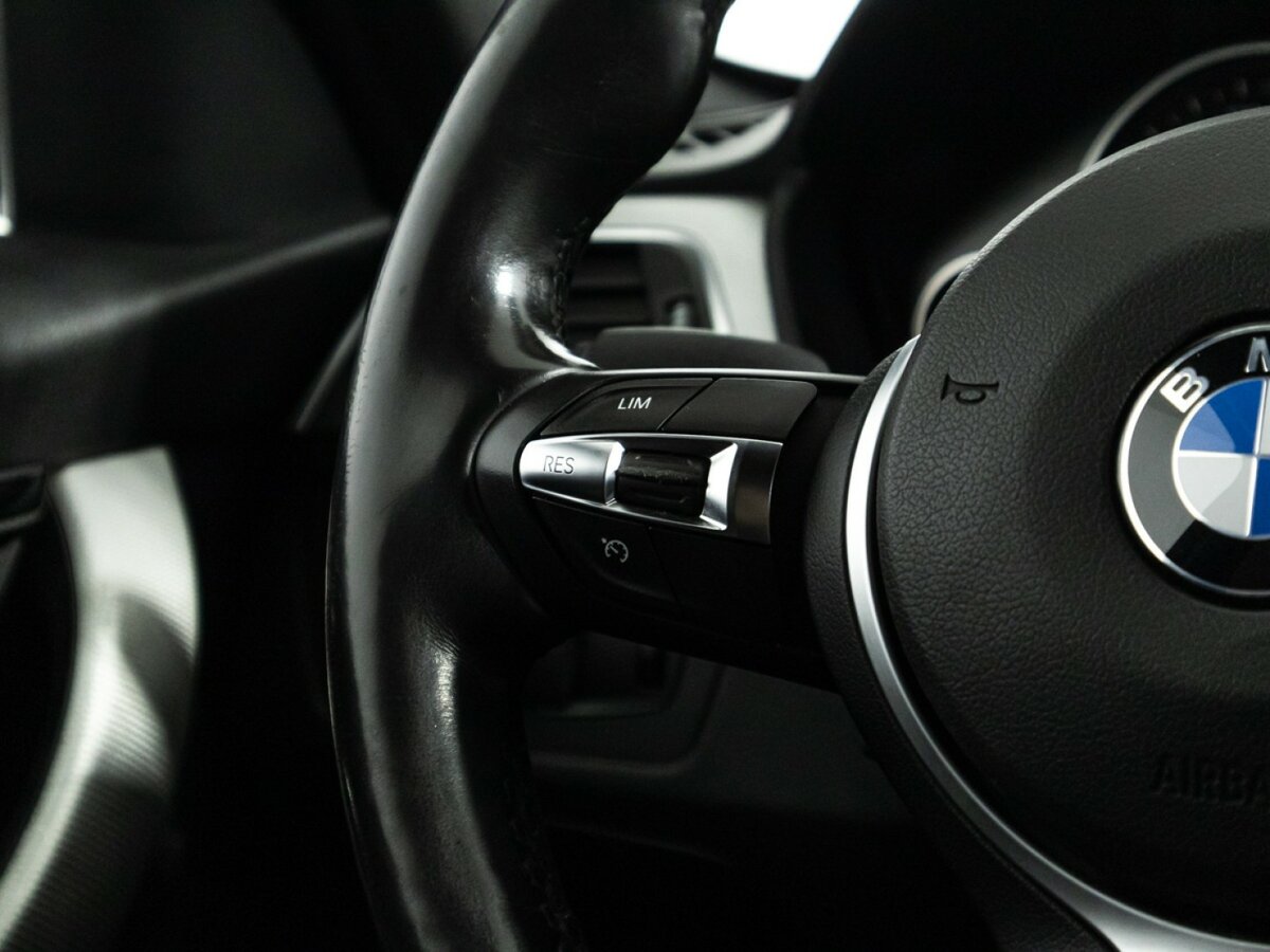 BMW 3 серии с пробегом — 2016 год. Фото: #17