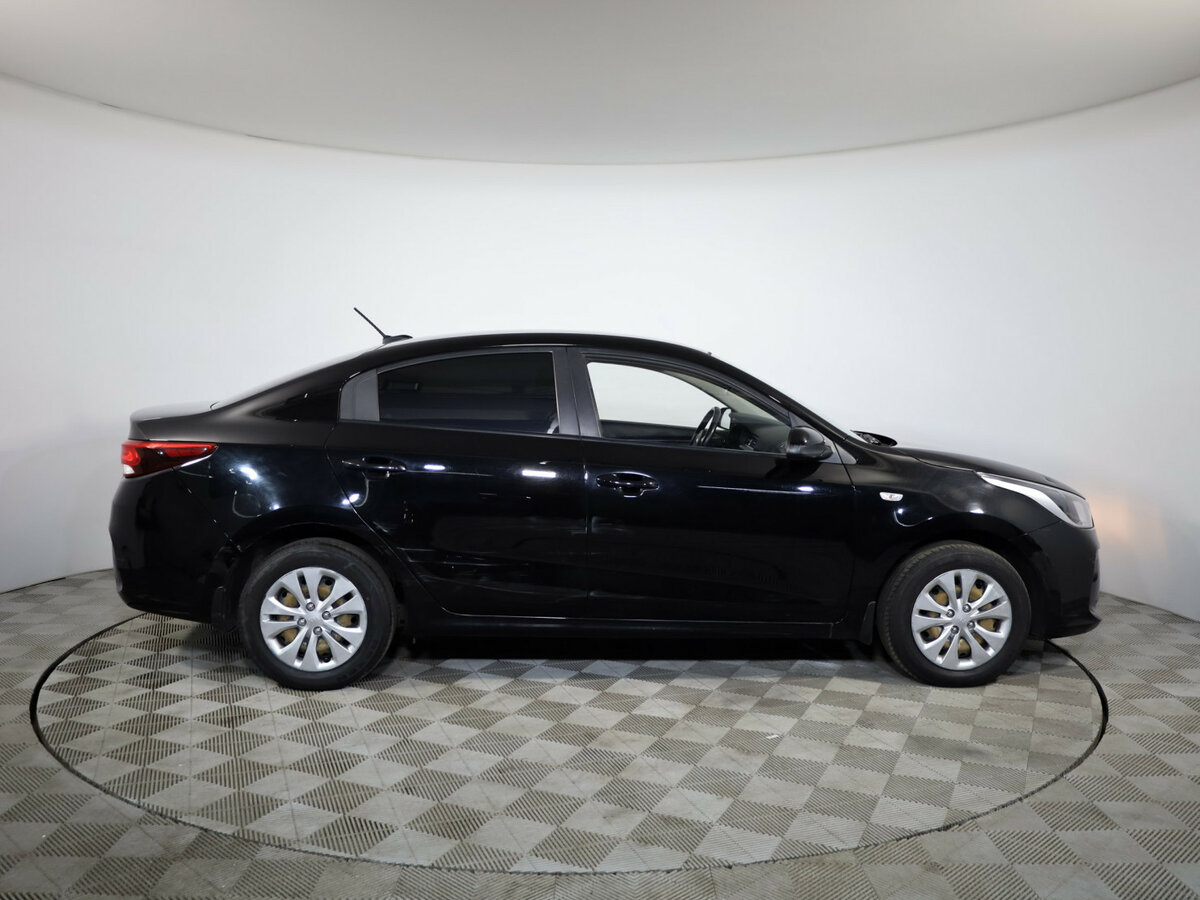 Kia Rio с пробегом — 2017 год. Фото: #3