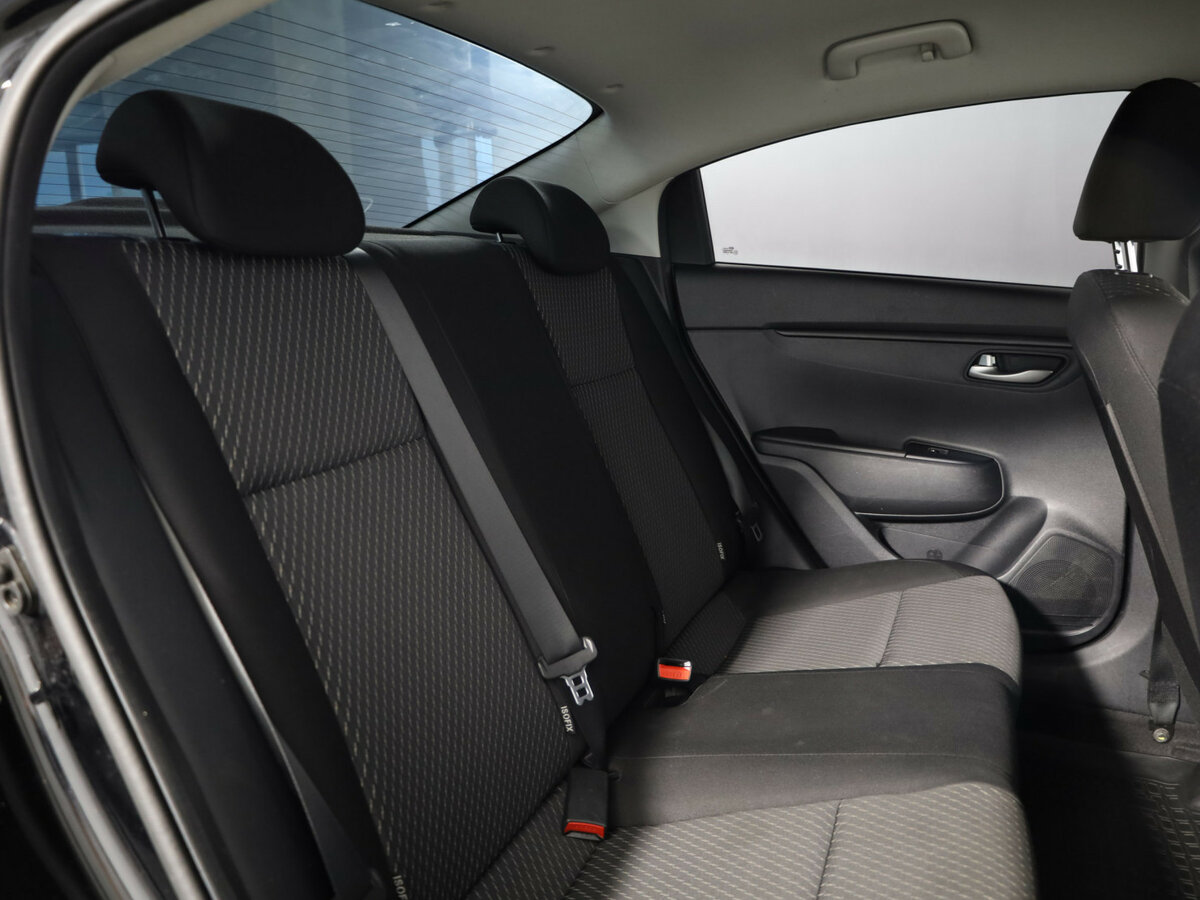 Kia Rio с пробегом — 2017 год. Фото: #12