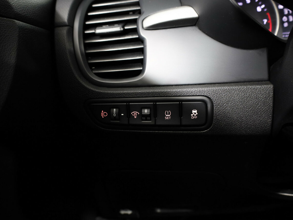 Kia Rio с пробегом — 2017 год. Фото: #21