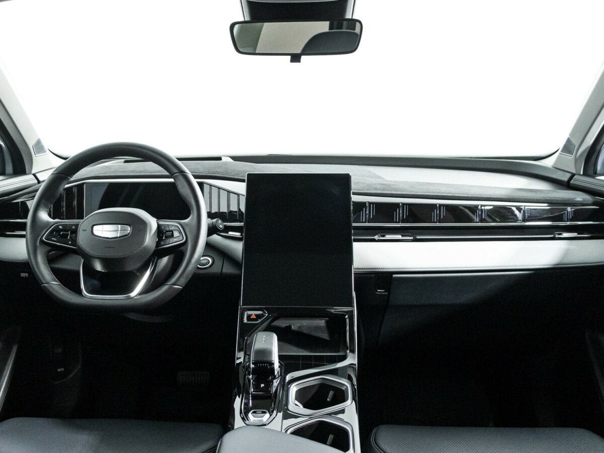 Geely Atlas с пробегом — 2024 год. Фото: #12