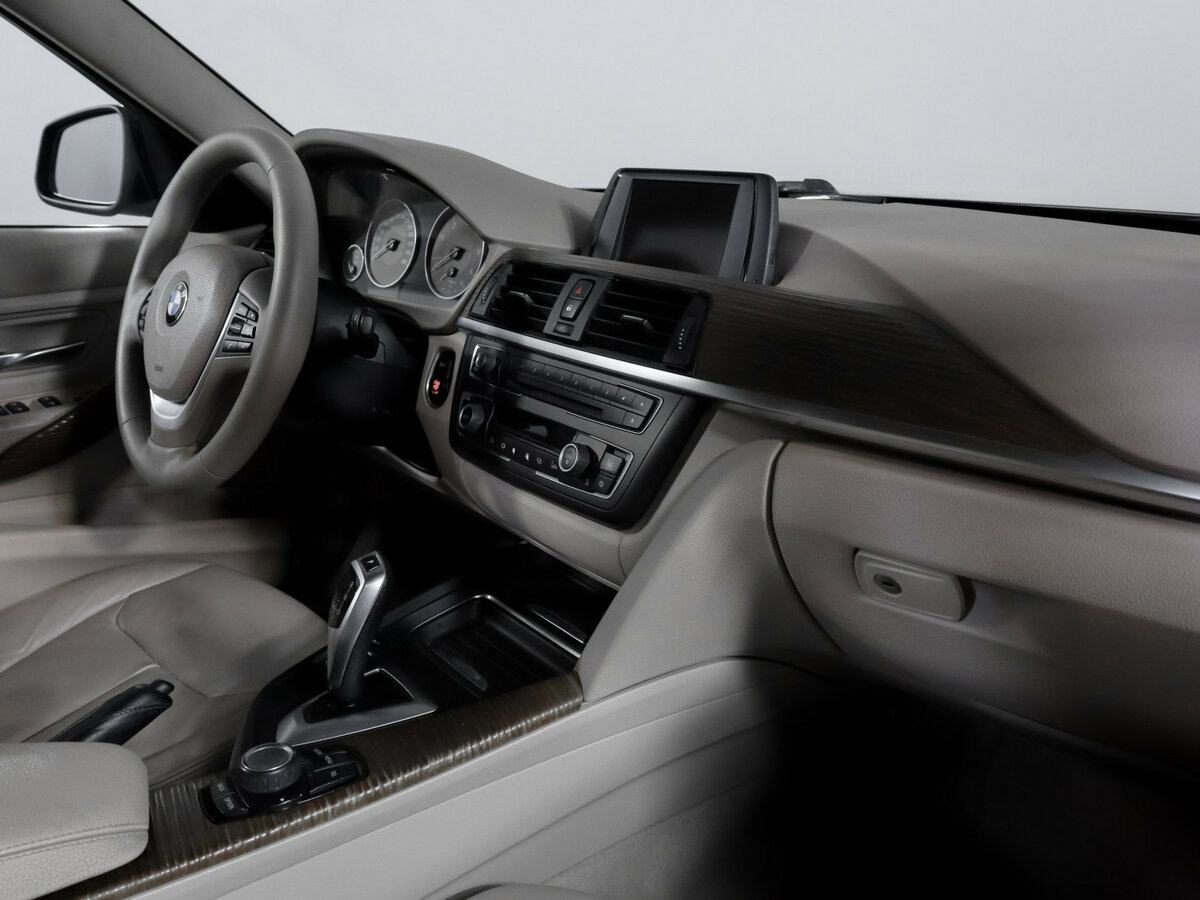 BMW 3 серии с пробегом — 2012 год. Фото: #6