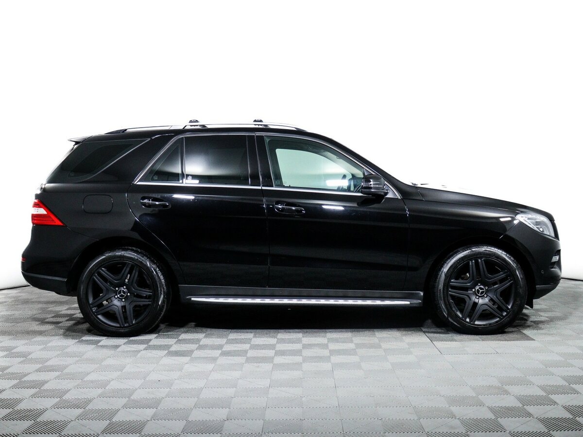 Mercedes-Benz M-Класс с пробегом — 2015 год. Фото: #3