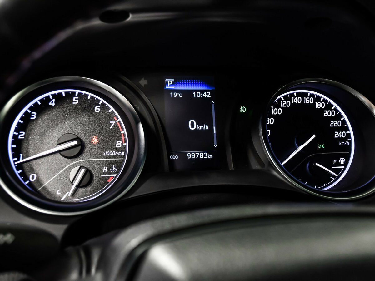 Toyota Camry с пробегом — 2021 год. Фото: #7