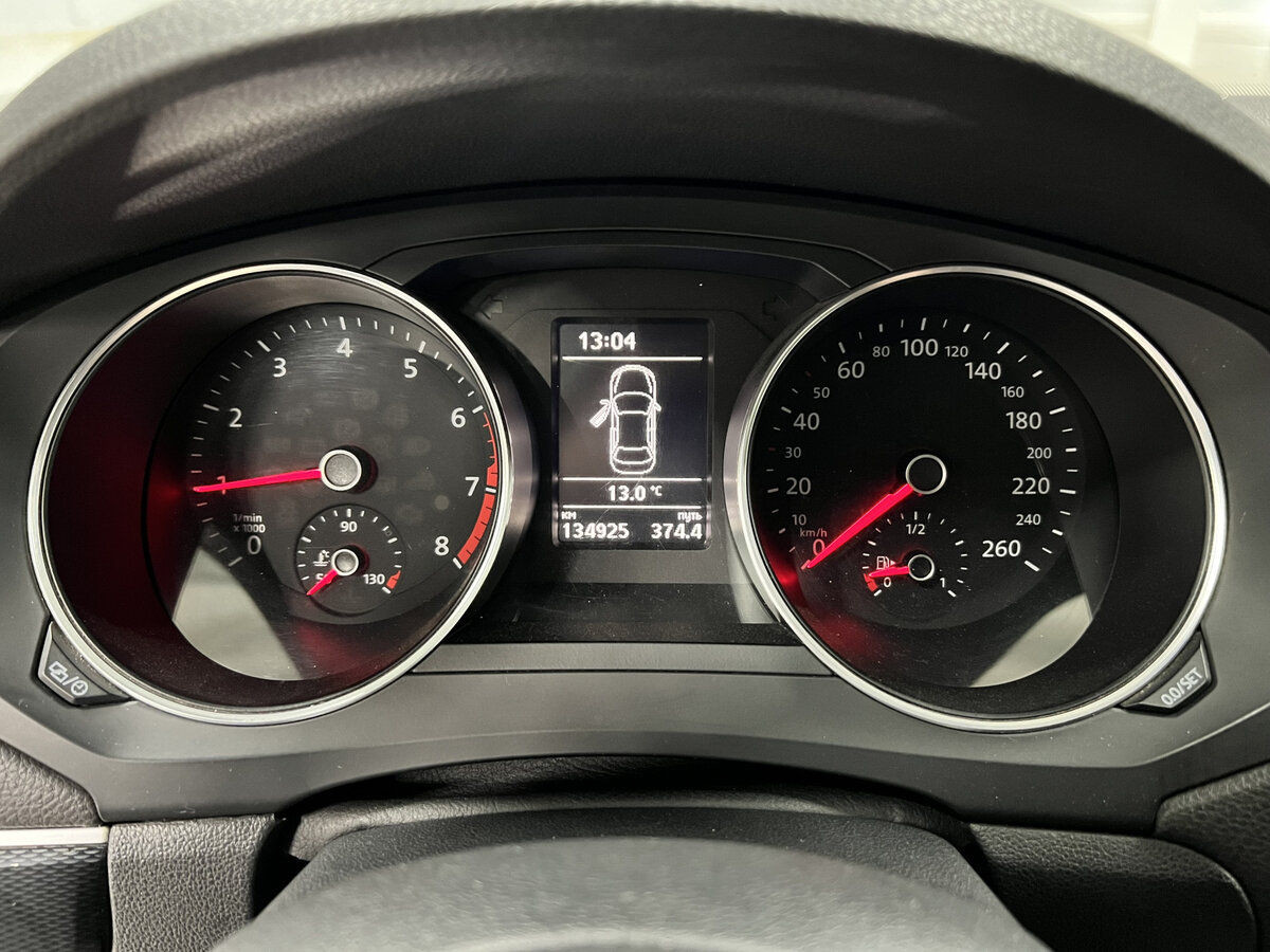 Volkswagen Jetta с пробегом — 2016 год. Фото: #12