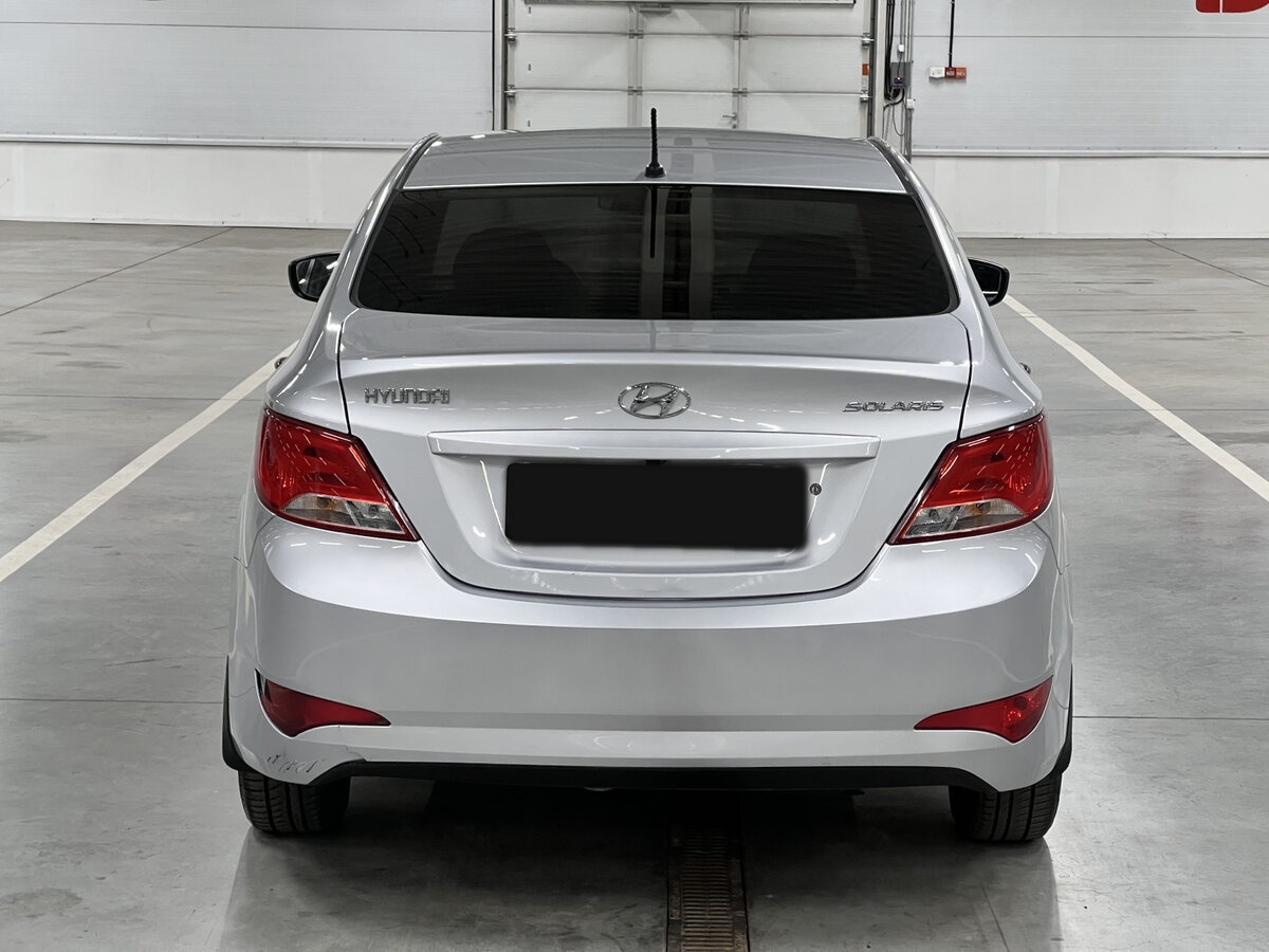 Hyundai Solaris с пробегом — 2015 год. Фото: #5