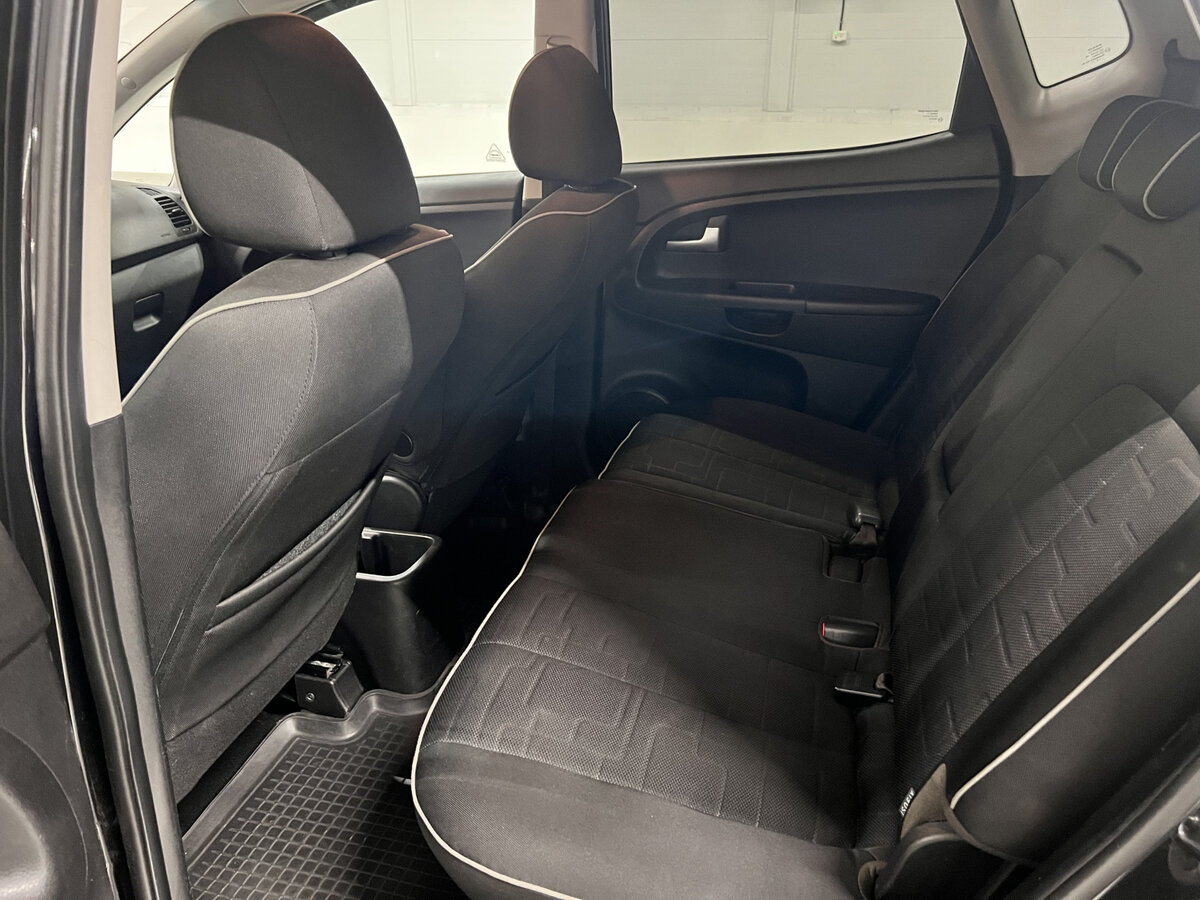 Kia Venga с пробегом — 2013 год. Фото: #10