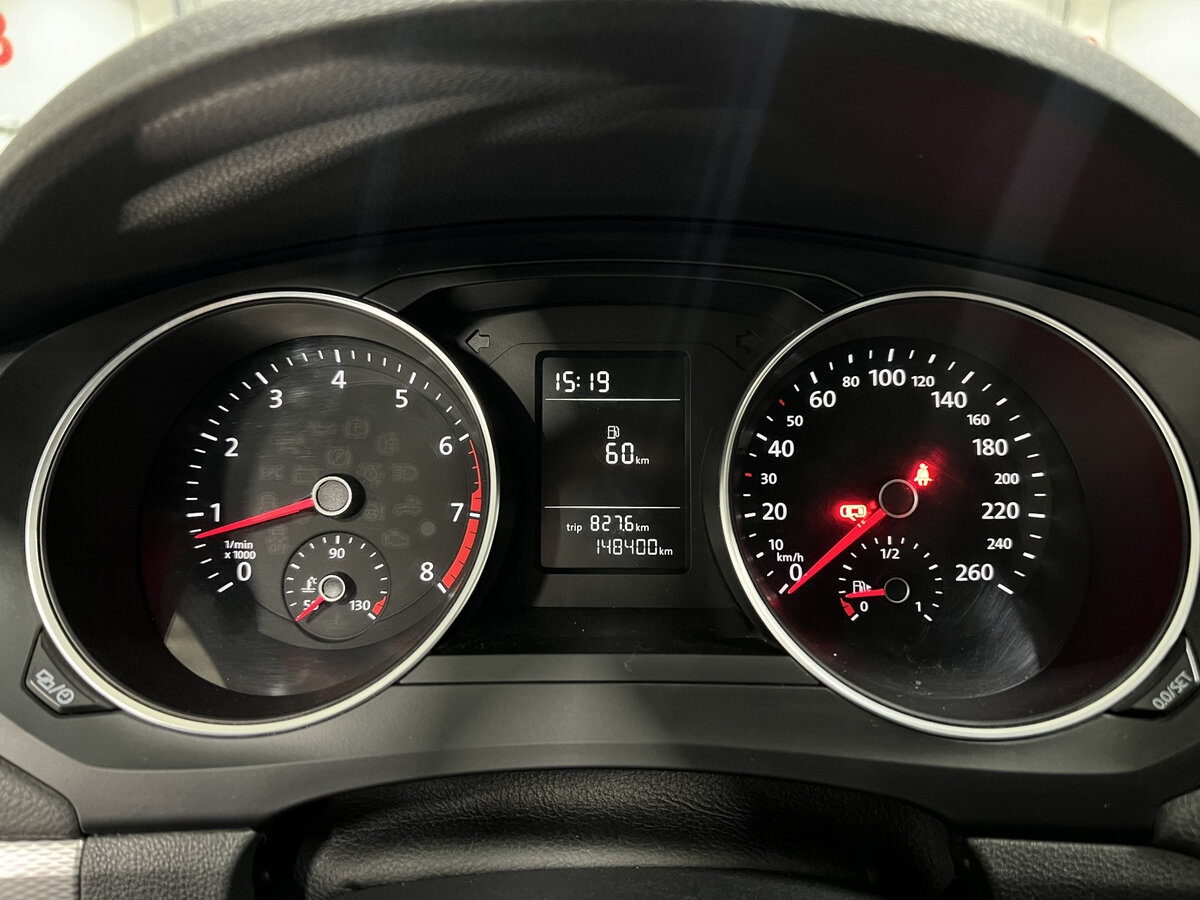 Volkswagen Jetta с пробегом — 2016 год. Фото: #12