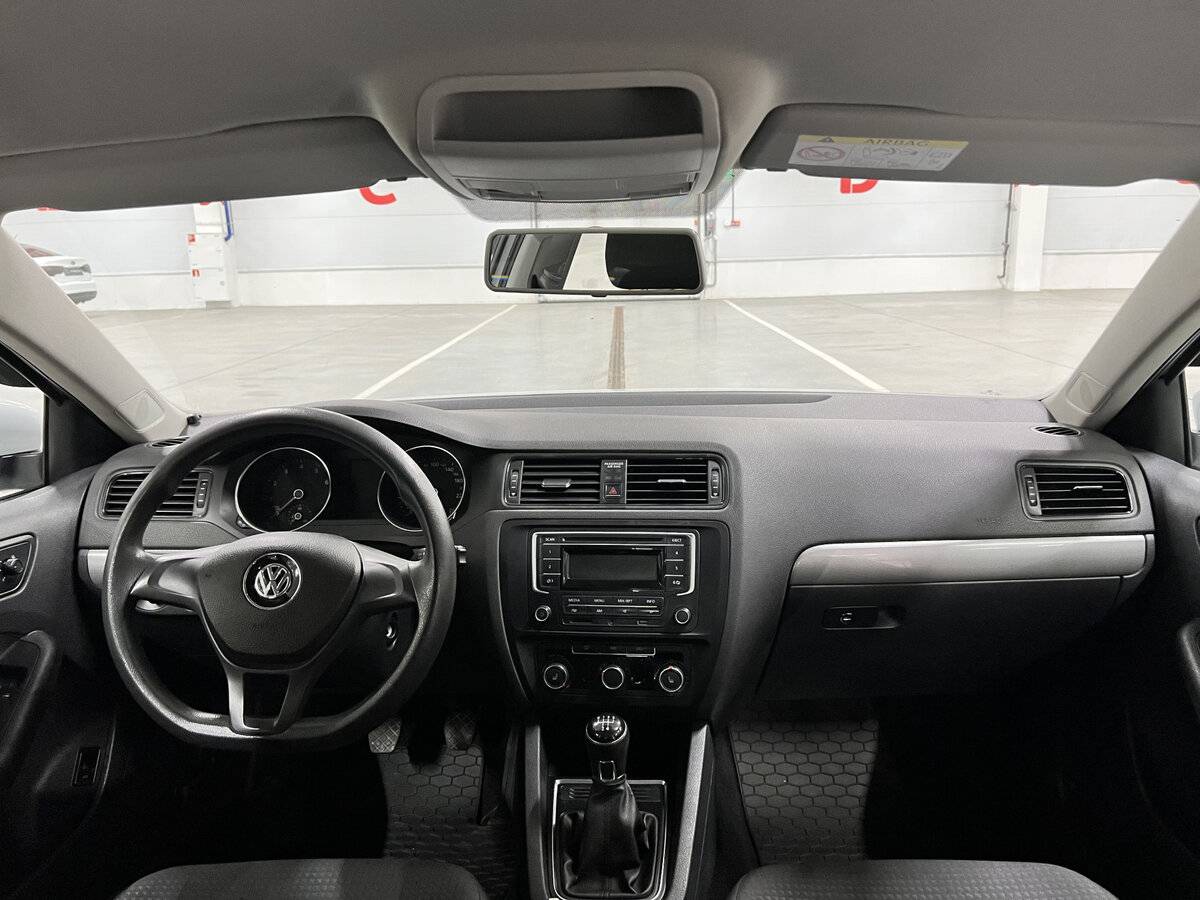 Volkswagen Jetta с пробегом — 2016 год. Фото: #13