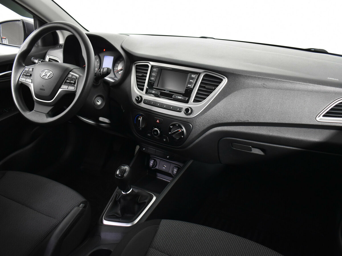 Hyundai Solaris с пробегом — 2021 год. Фото: #9