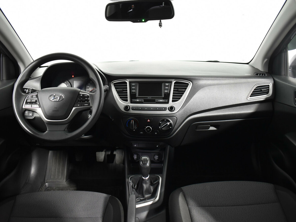 Hyundai Solaris с пробегом — 2021 год. Фото: #10