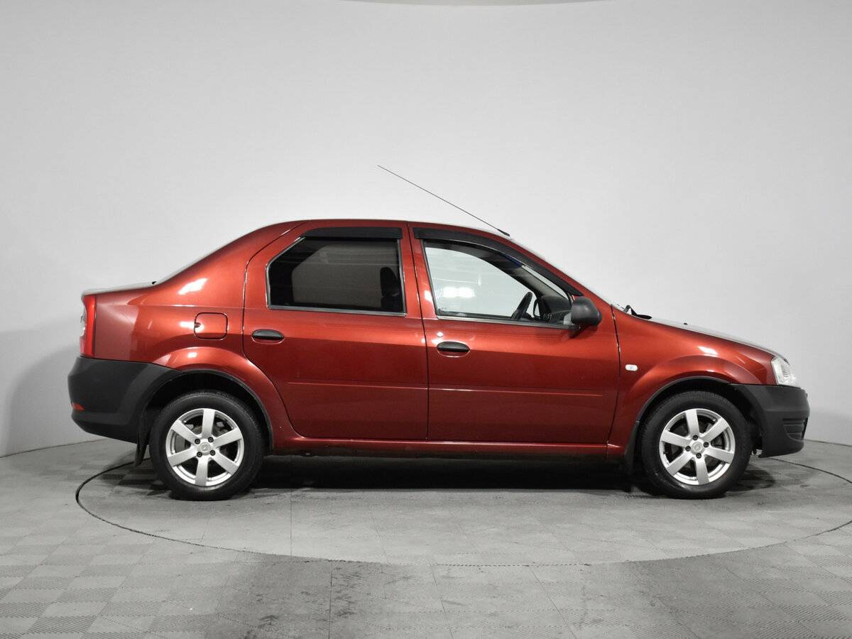 Renault Logan с пробегом — 2013 год. Фото: #3