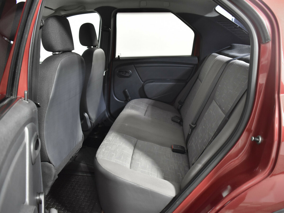 Renault Logan с пробегом — 2013 год. Фото: #11