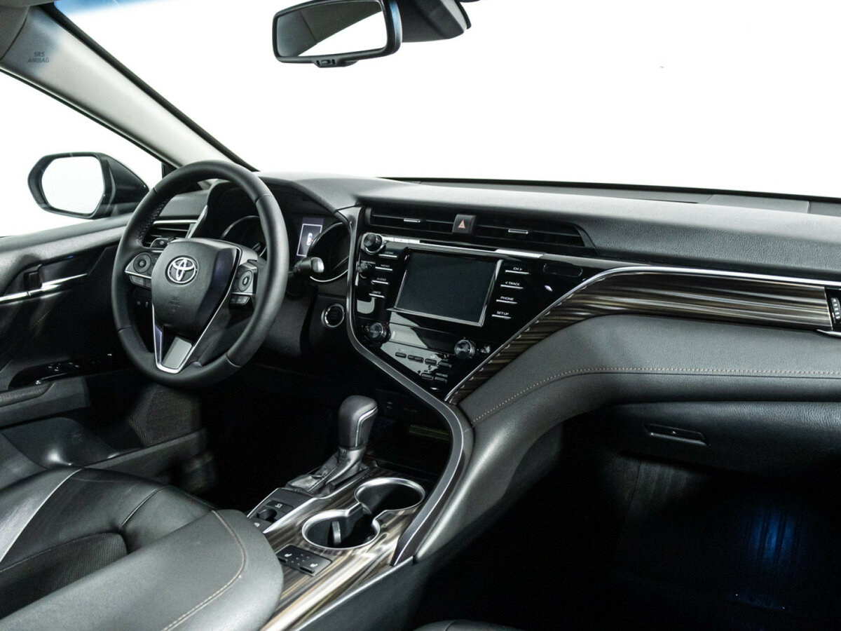 Toyota Camry с пробегом — 2019 год. Фото: #8
