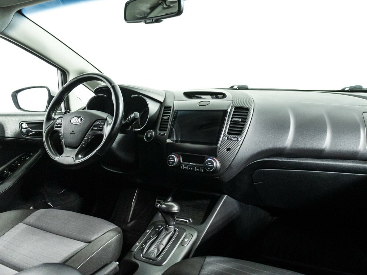 Kia Cerato с пробегом — 2015 год. Фото: #8