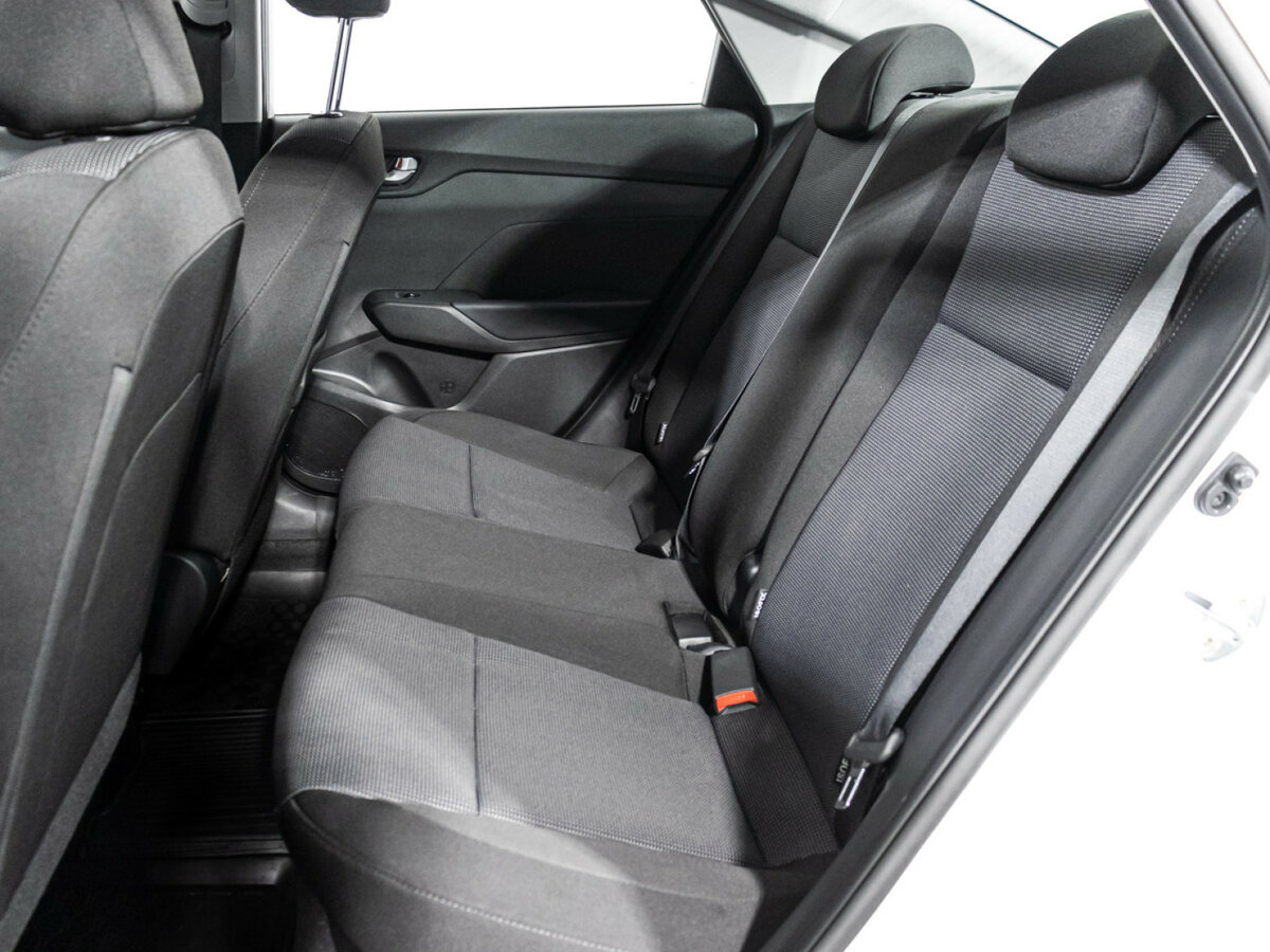 Hyundai Solaris с пробегом — 2022 год. Фото: #7