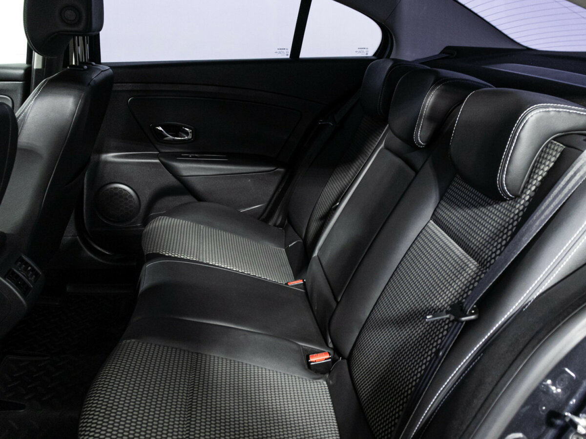 Renault Fluence с пробегом — 2012 год. Фото: #9