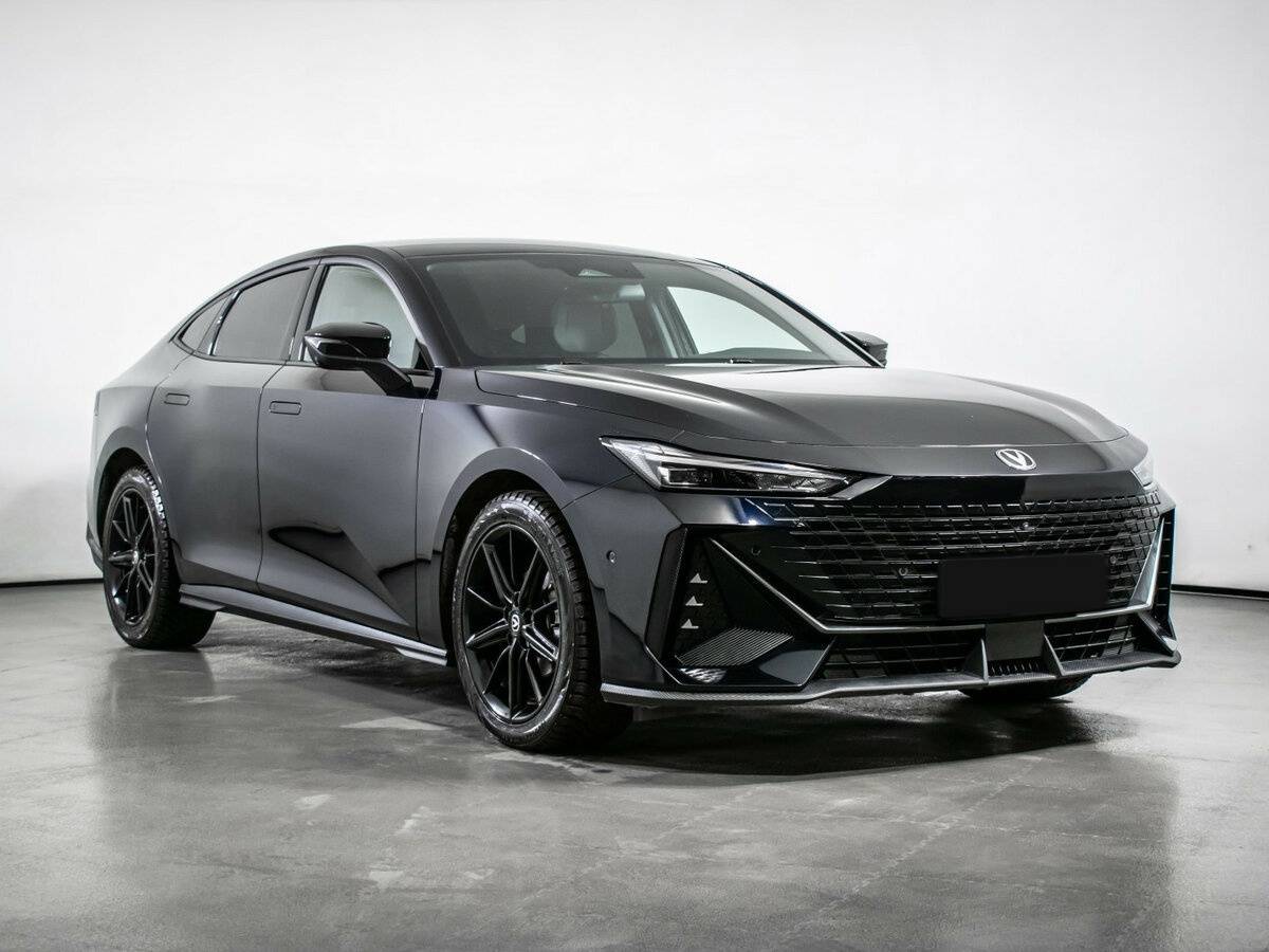 Changan UNI-V с пробегом — 2023 год. Фото: #2