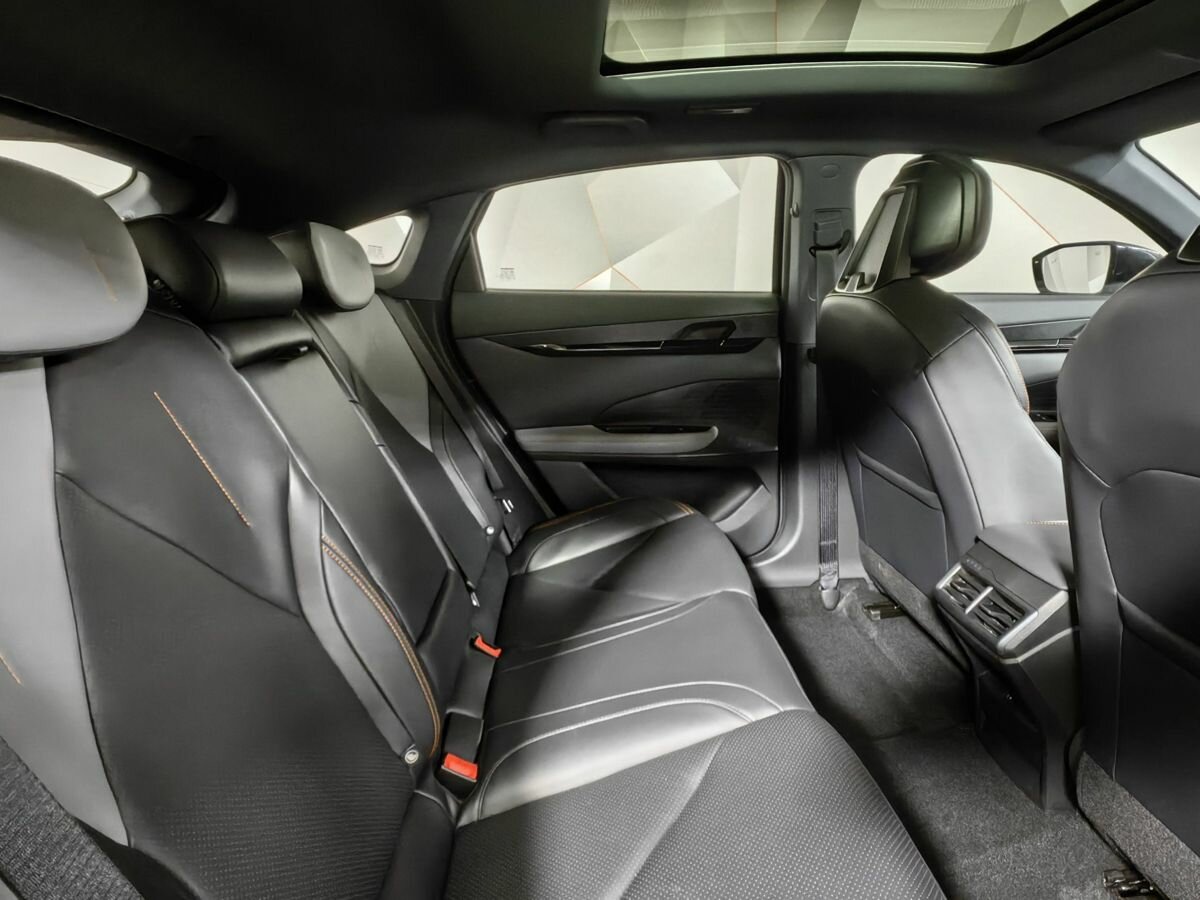 Changan UNI-V с пробегом — 2023 год. Фото: #11