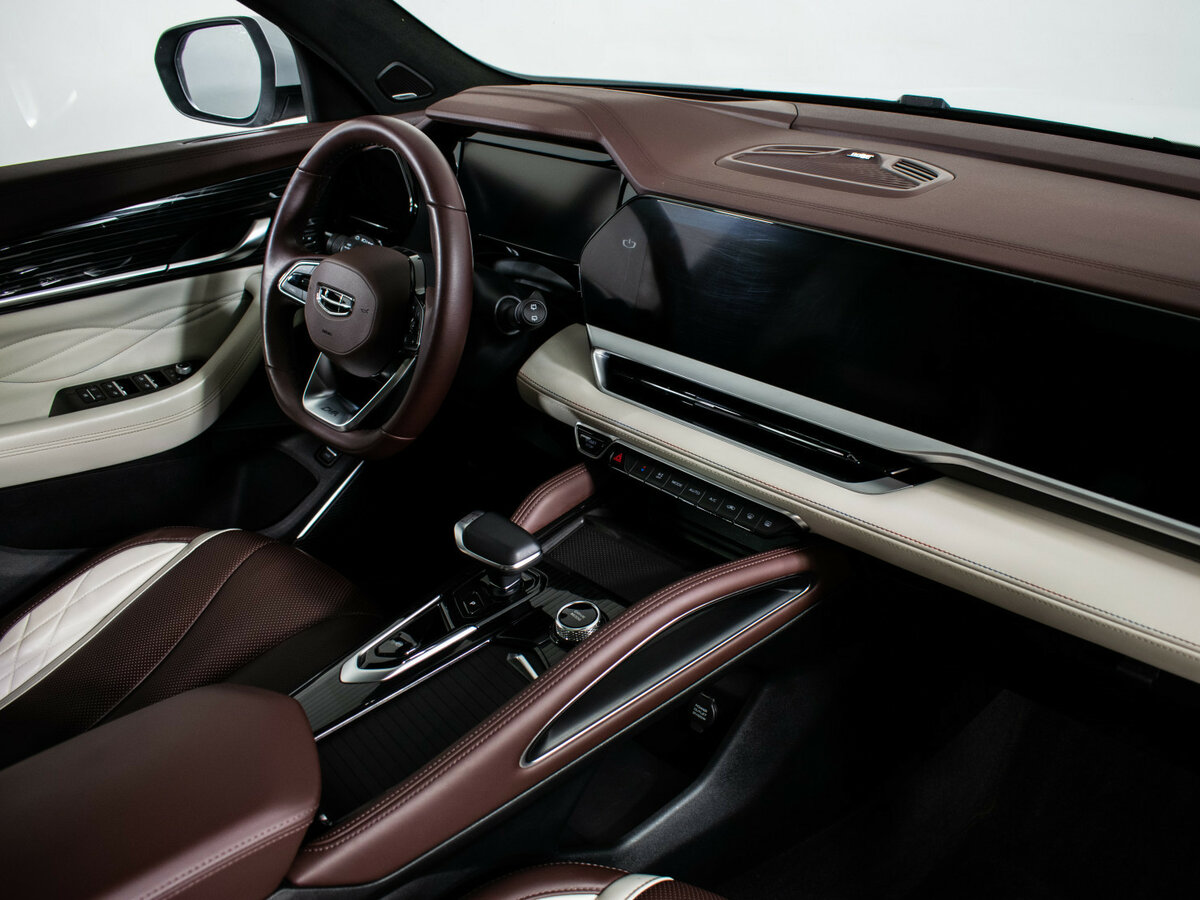 Geely Monjaro с пробегом — 2023 год. Фото: #11