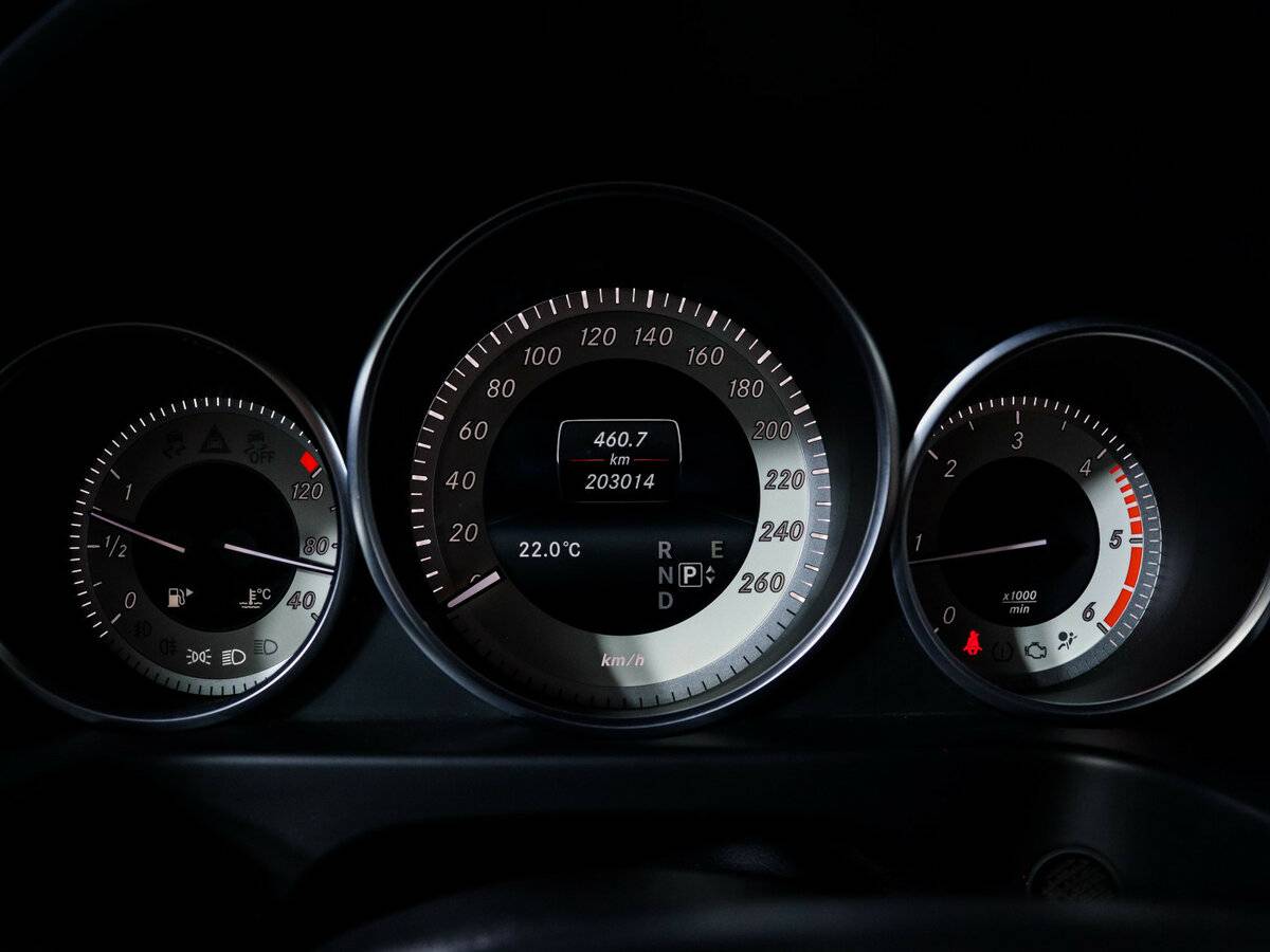 Mercedes-Benz E-Класс с пробегом — 2014 год. Фото: #8