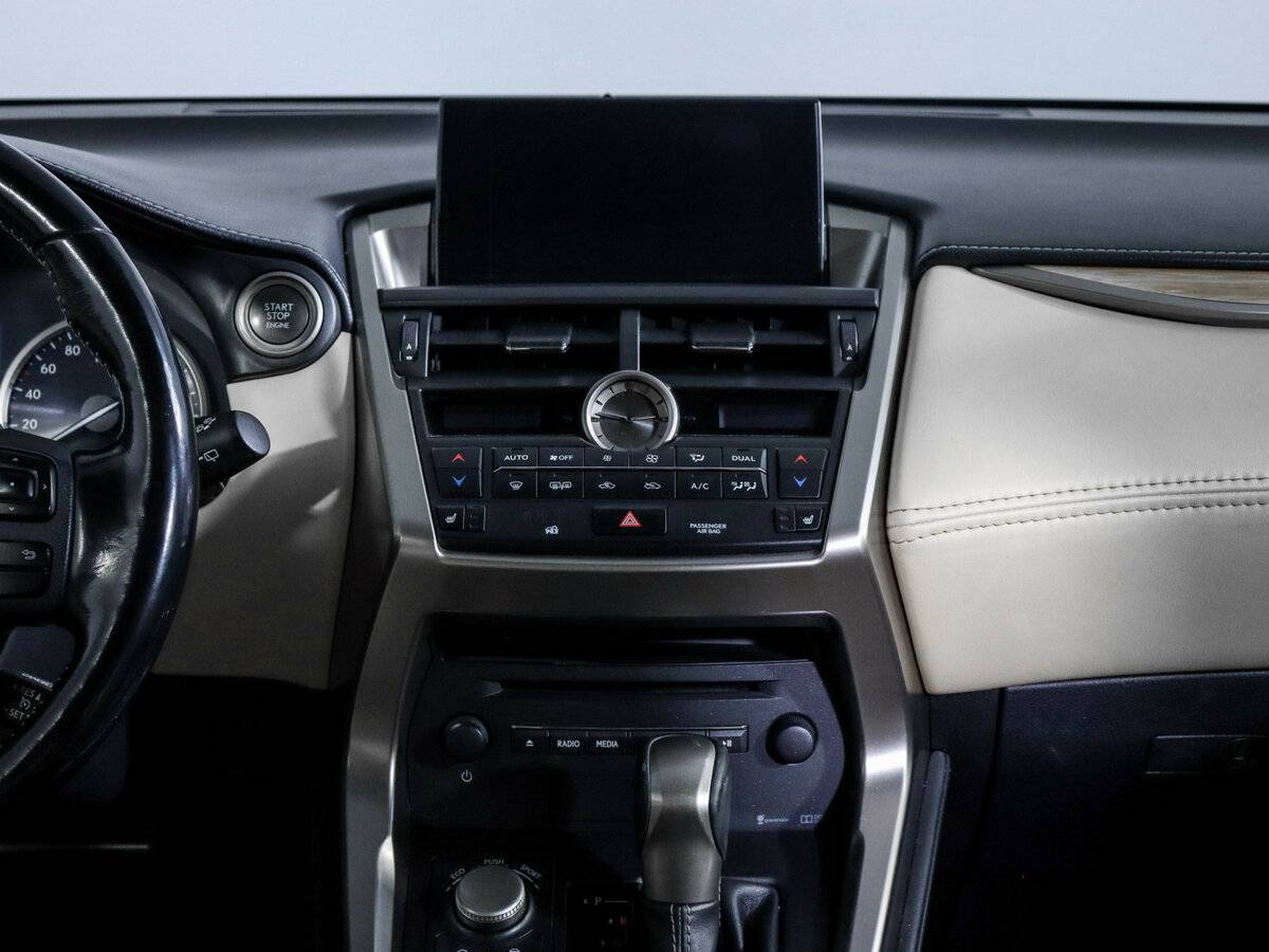 Lexus NX с пробегом — 2015 год. Фото: #10