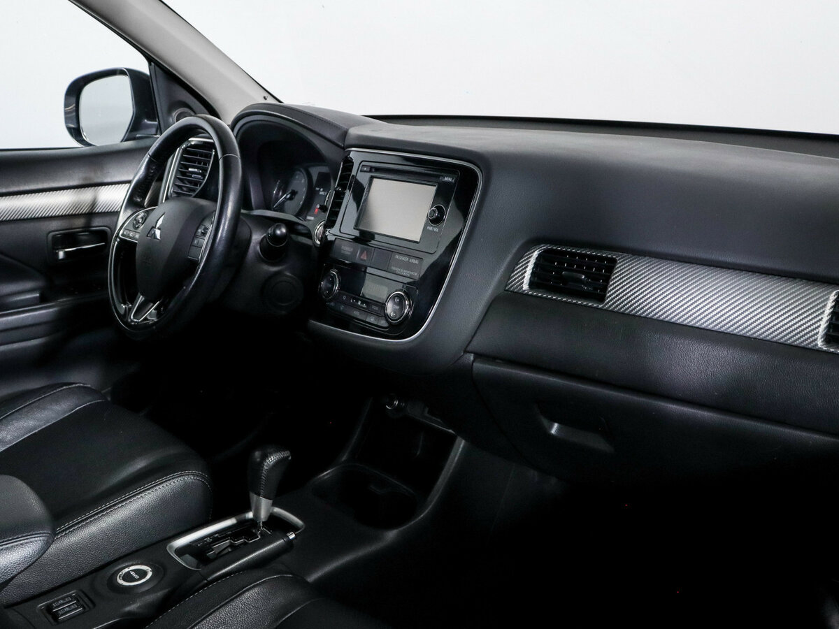 Mitsubishi Outlander с пробегом — 2015 год. Фото: #8