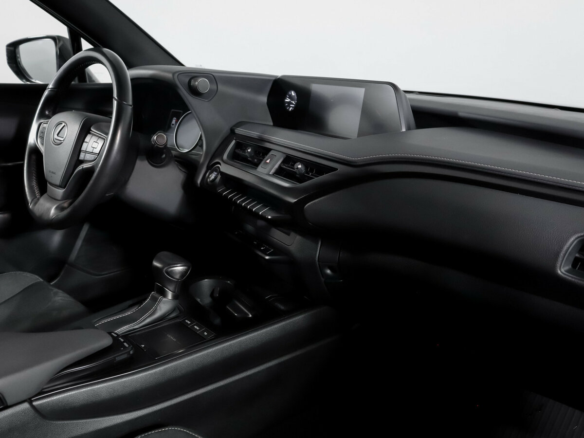 Lexus UX с пробегом — 2019 год. Фото: #6