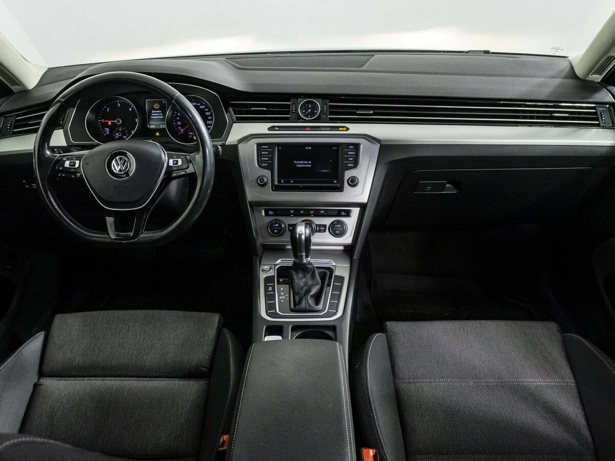 Volkswagen Passat с пробегом — 2017 год. Фото: #9