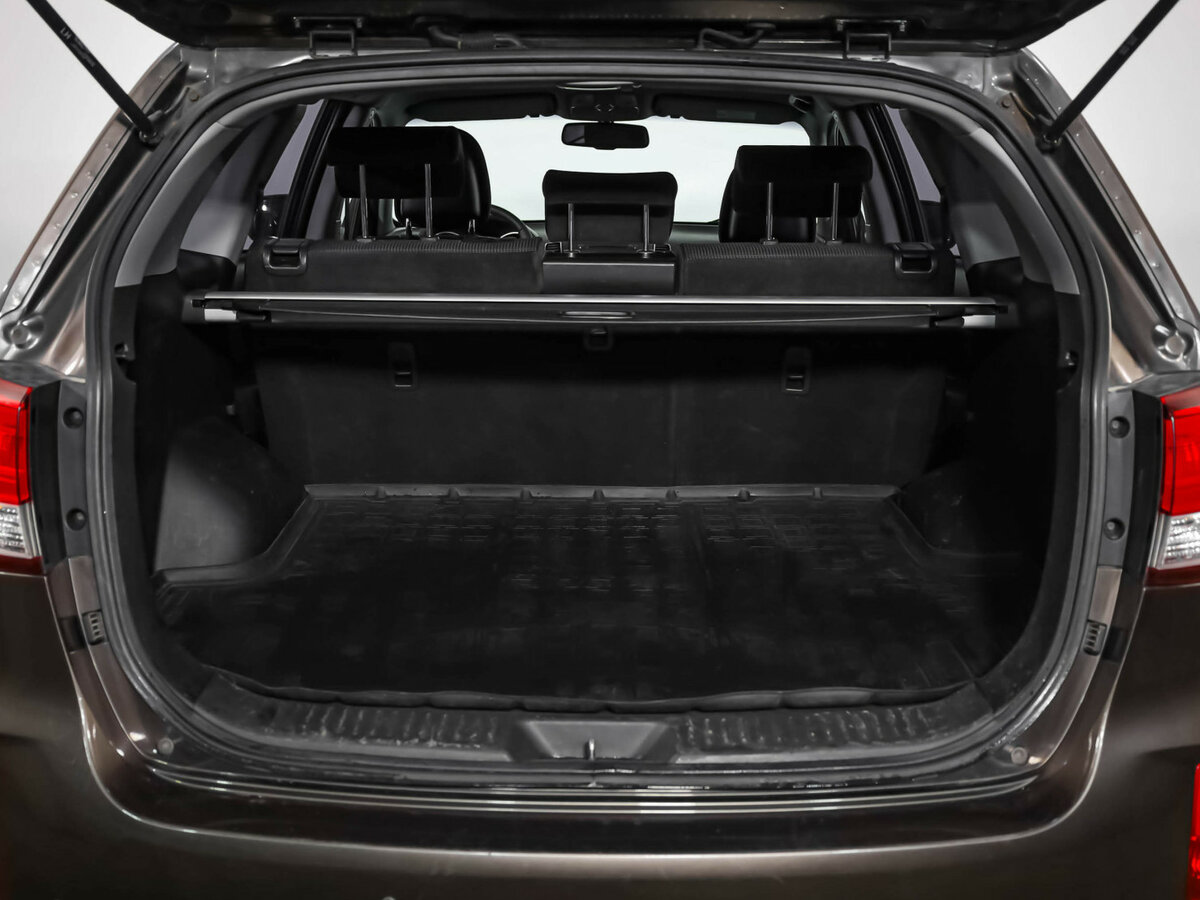 Kia Sorento с пробегом — 2013 год. Фото: #23