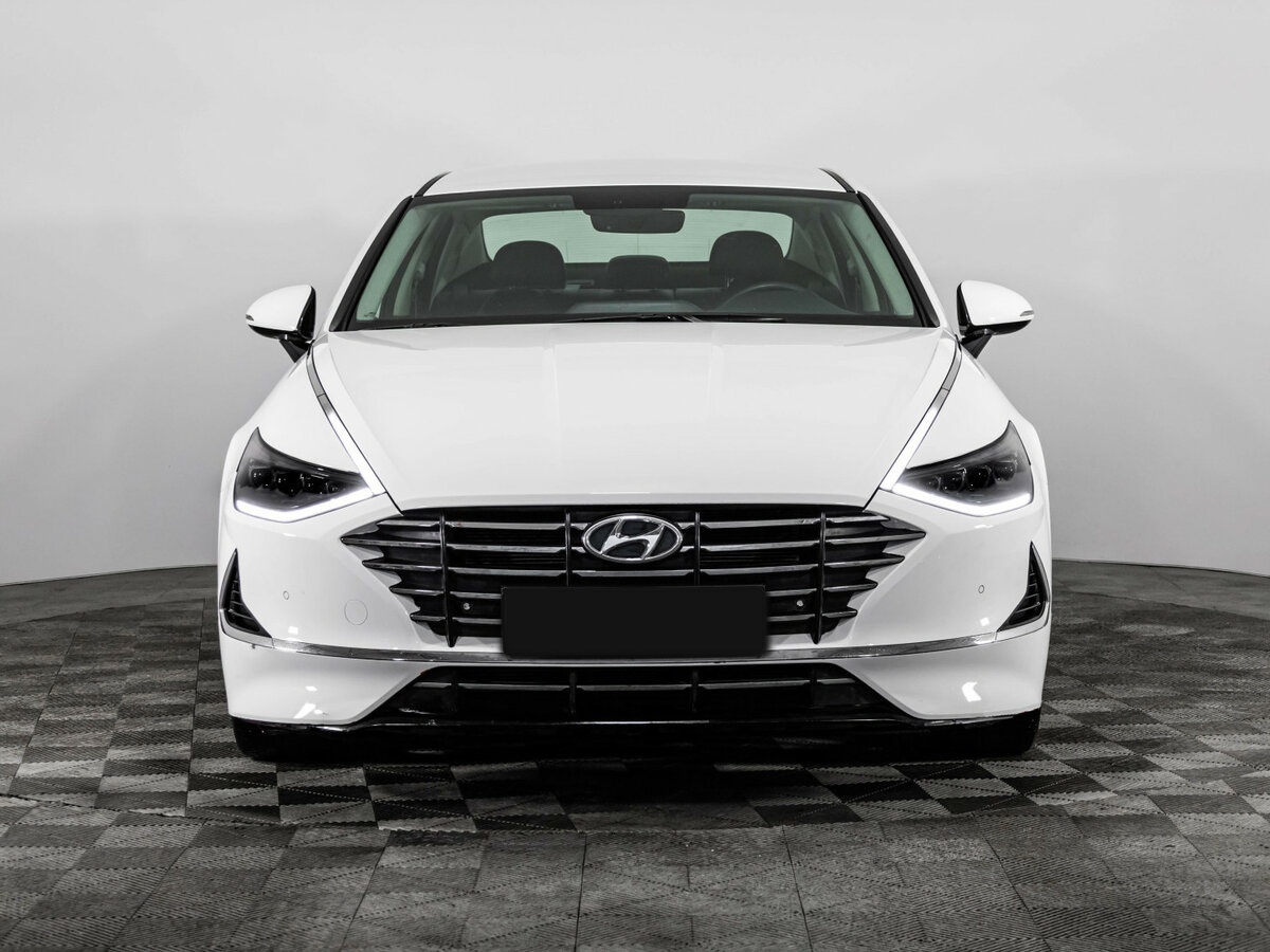 Hyundai Sonata с пробегом — 2020 год. Фото: #1