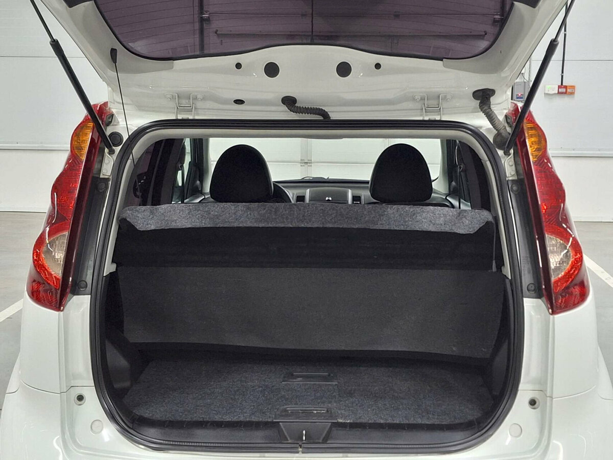 Nissan Note с пробегом — 2012 год. Фото: #9