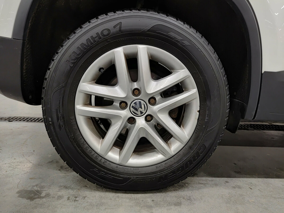 Volkswagen Tiguan с пробегом — 2015 год. Фото: #17