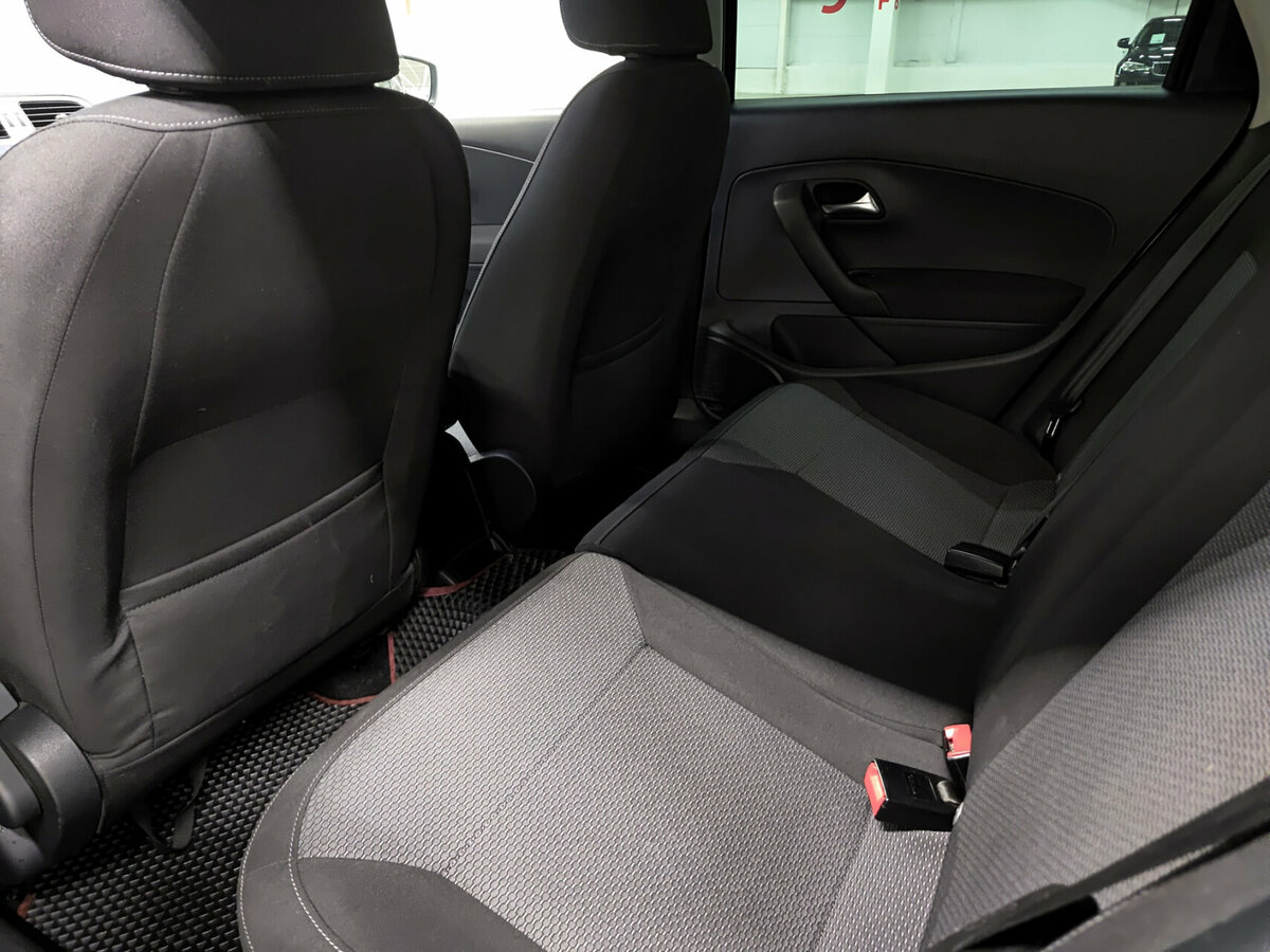 Volkswagen Polo с пробегом — 2016 год. Фото: #10