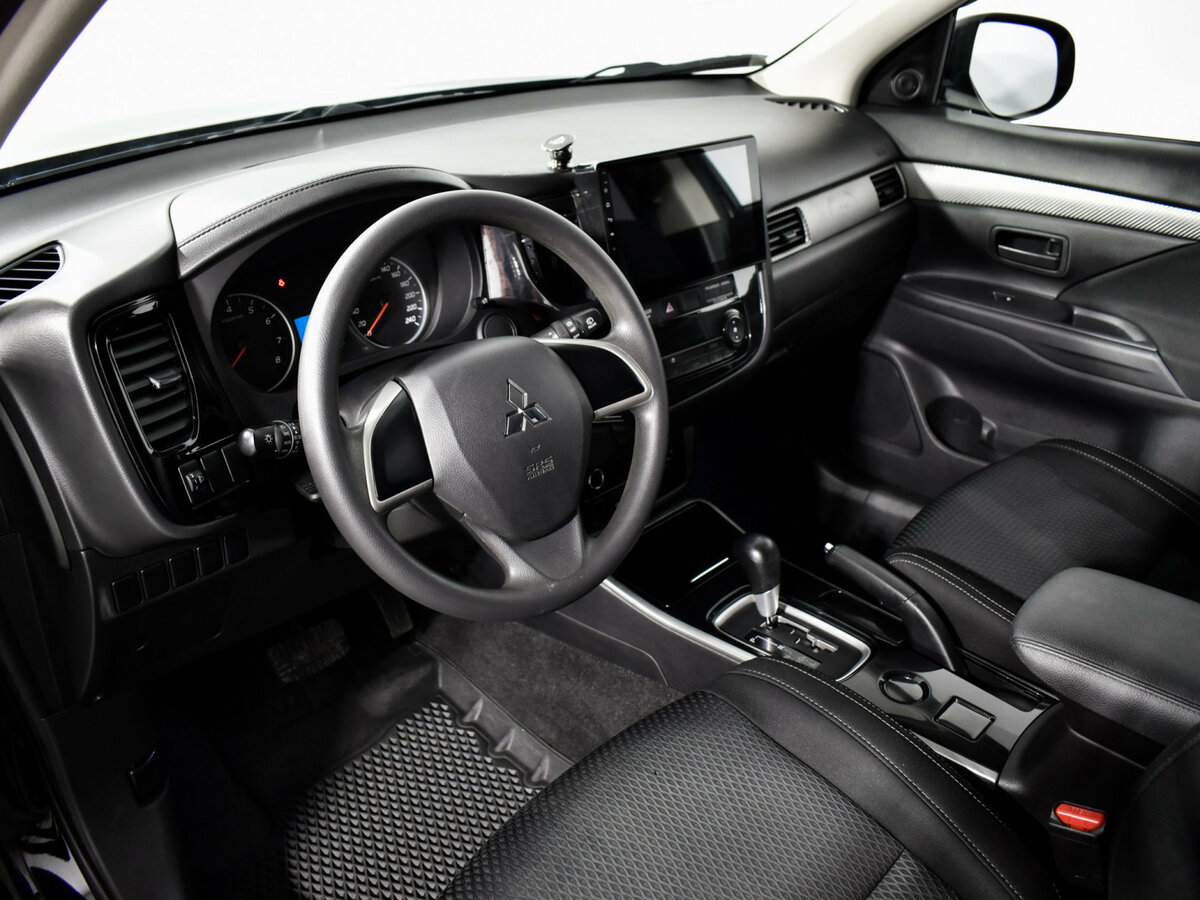 Mitsubishi Outlander с пробегом — 2018 год. Фото: #6