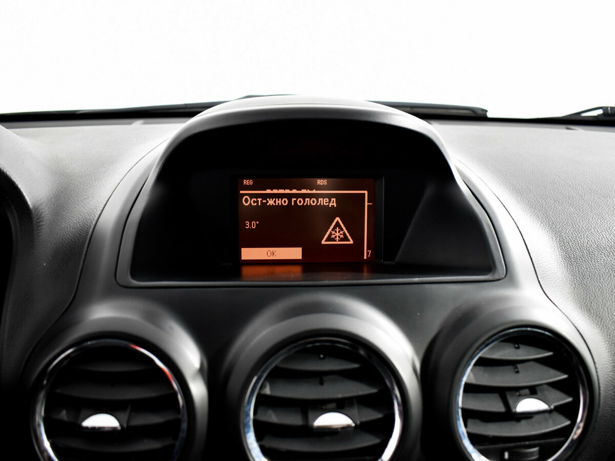 Opel Antara с пробегом — 2013 год. Фото: #14