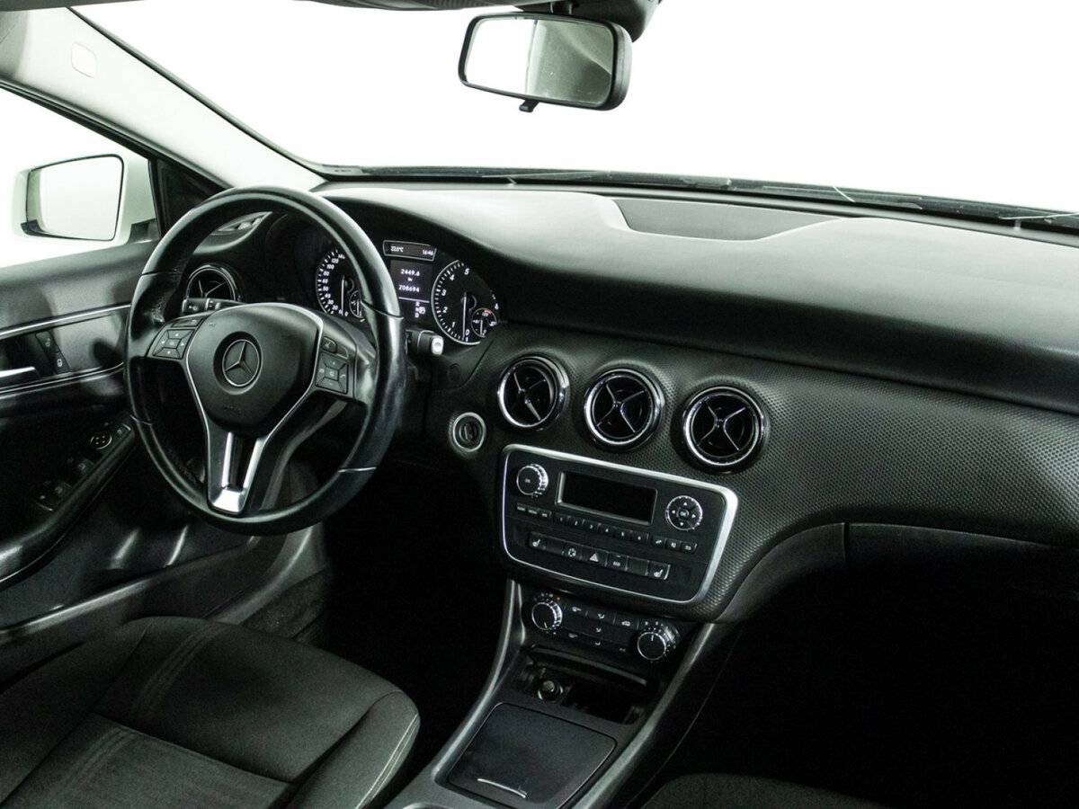 Mercedes-Benz A-Класс с пробегом — 2013 год. Фото: #8