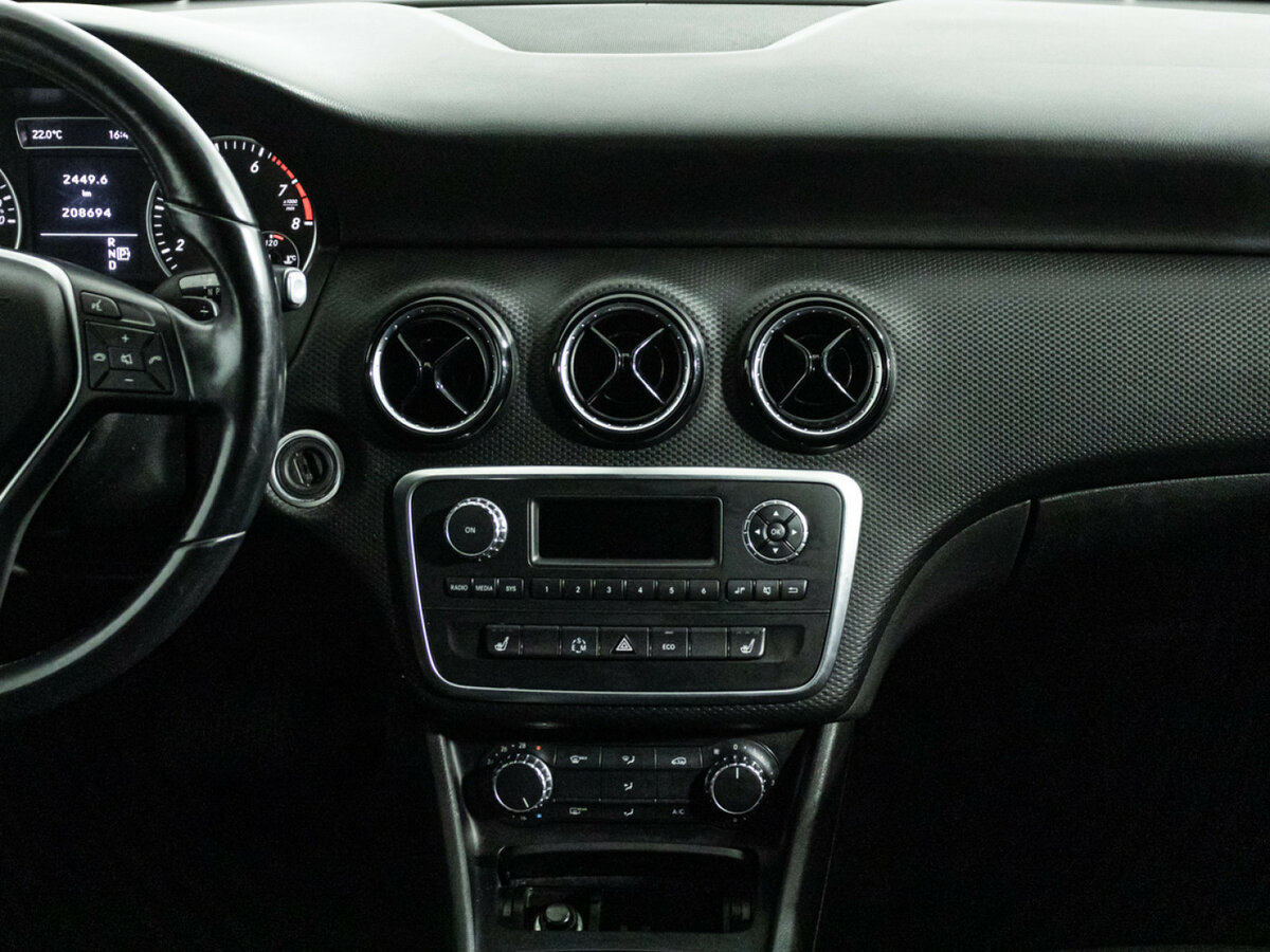 Mercedes-Benz A-Класс с пробегом — 2013 год. Фото: #13