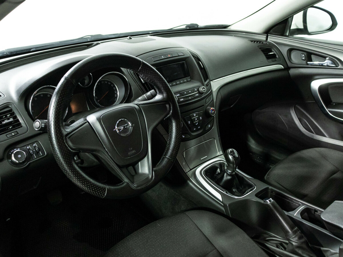Opel Insignia с пробегом — 2014 год. Фото: #9