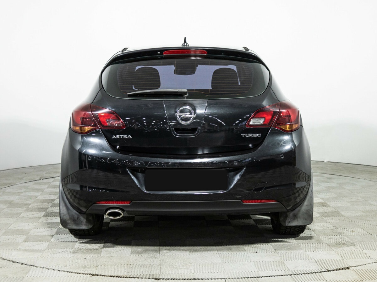 Opel Astra с пробегом — 2012 год. Фото: #5