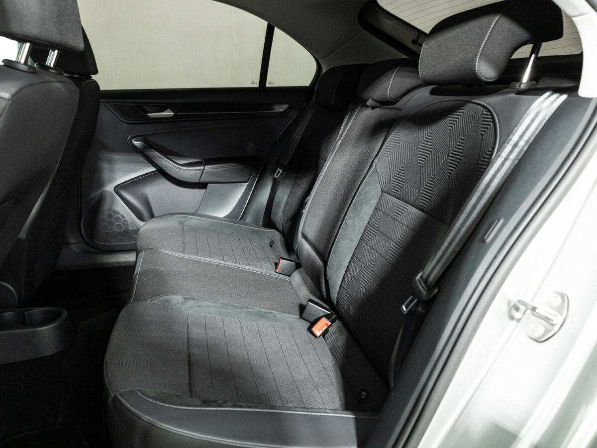 Volkswagen Polo с пробегом — 2022 год. Фото: #7