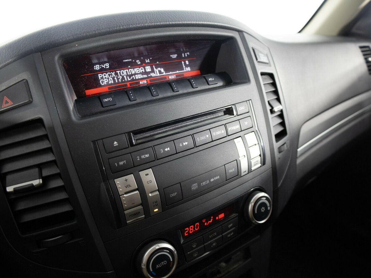 Mitsubishi Pajero с пробегом — 2013 год. Фото: #13