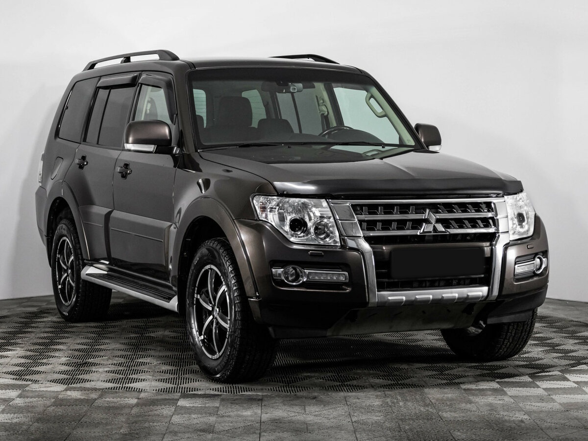 Mitsubishi Pajero с пробегом — 2017 год. Фото: #3