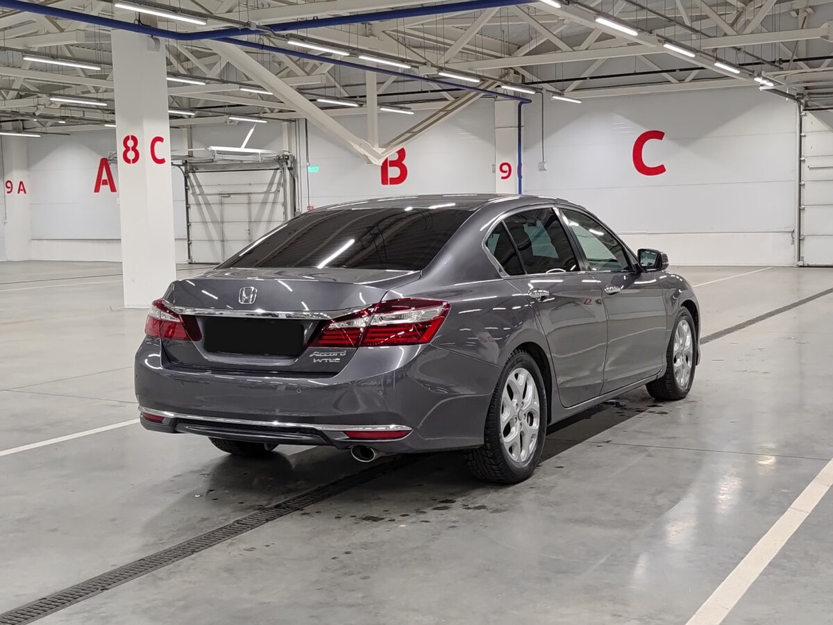 Honda Accord с пробегом — 2016 год. Фото: #4