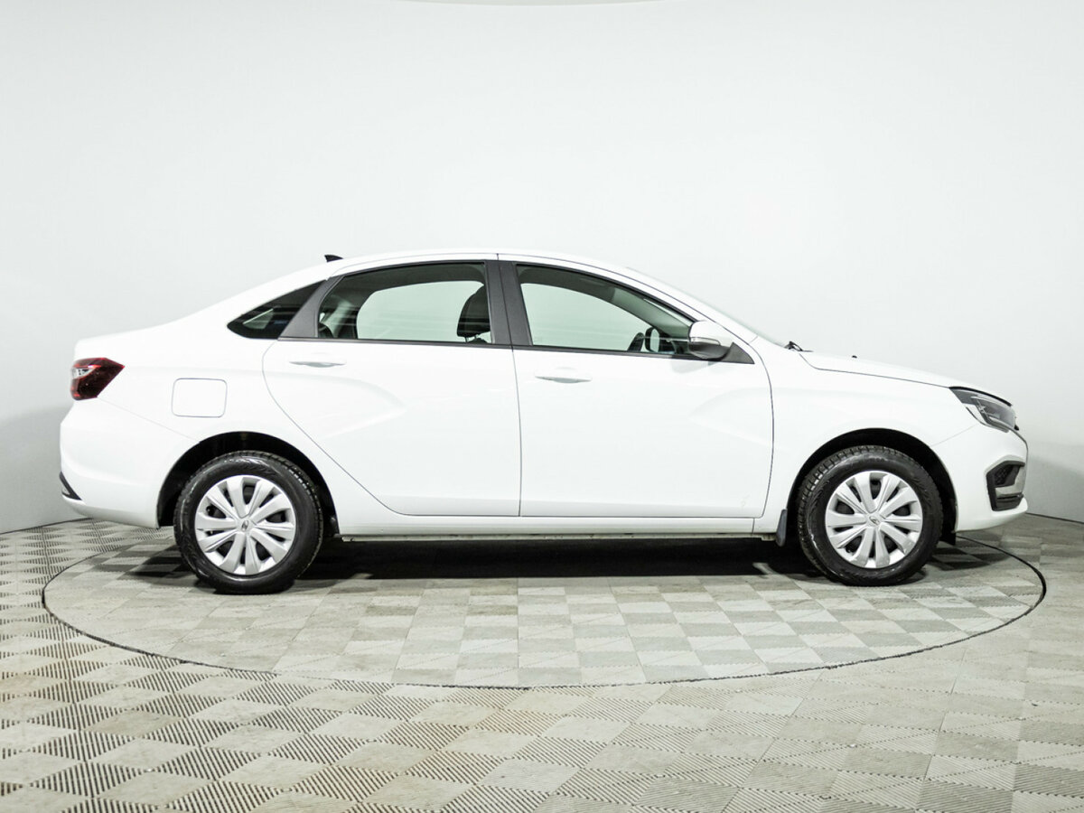 Lada (ВАЗ) Vesta с пробегом — 2023 год. Фото: #3