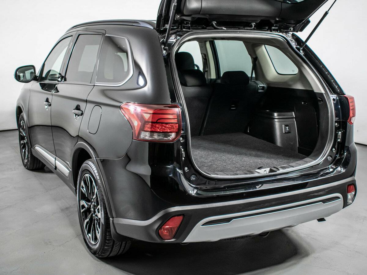 Mitsubishi Outlander с пробегом — 2022 год. Фото: #8