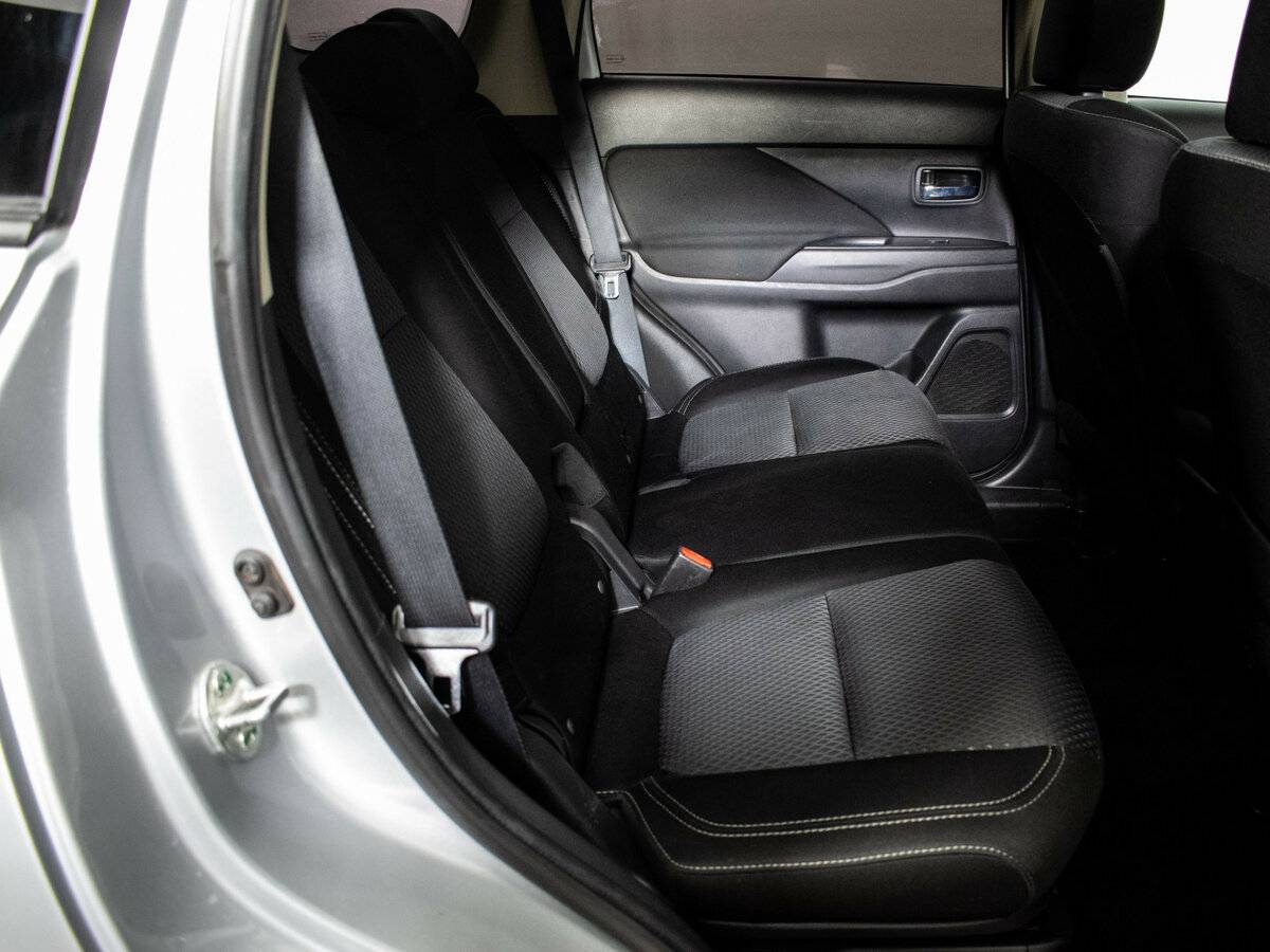 Mitsubishi Outlander с пробегом — 2018 год. Фото: #8