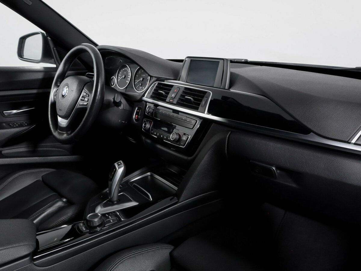 BMW 3 серии с пробегом — 2018 год. Фото: #8